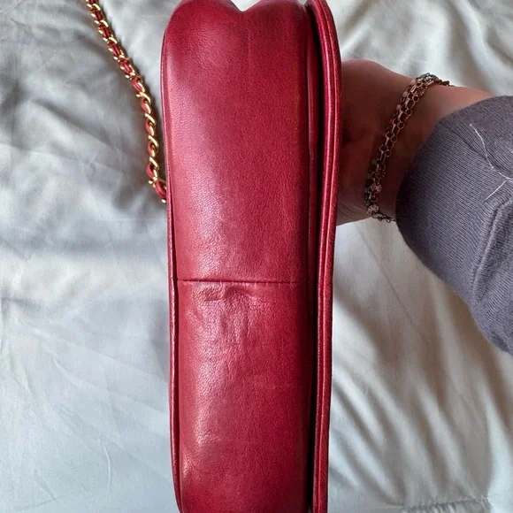 Chanel Red Leather Shoulder Bag - Picture 5 of 15